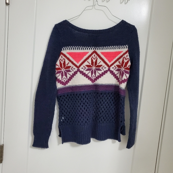 American Eagle Christmas sweater - Picture 2 of 3